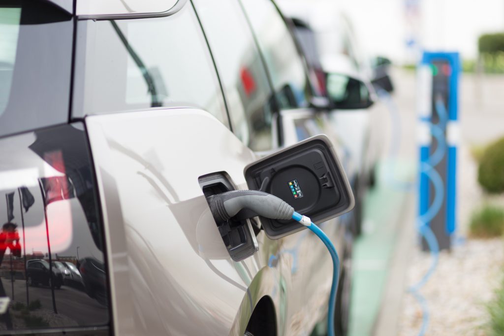 Sweden first in the world Electric car chargers are used to relieve the electricity grid
